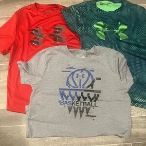 Bundle of 3 boys l/xl under armour shirts